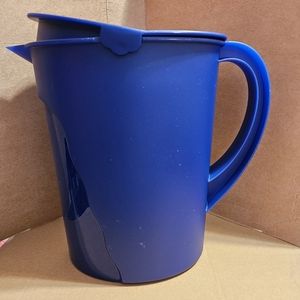 Tupperware Jumbo Slim Pitcher